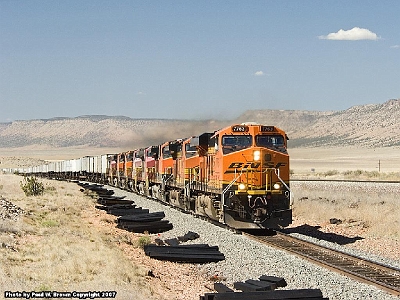 BNSF 7763 at W Seligman, AZ with Z-LACWSP8-17 on 17 March 2007.jpg